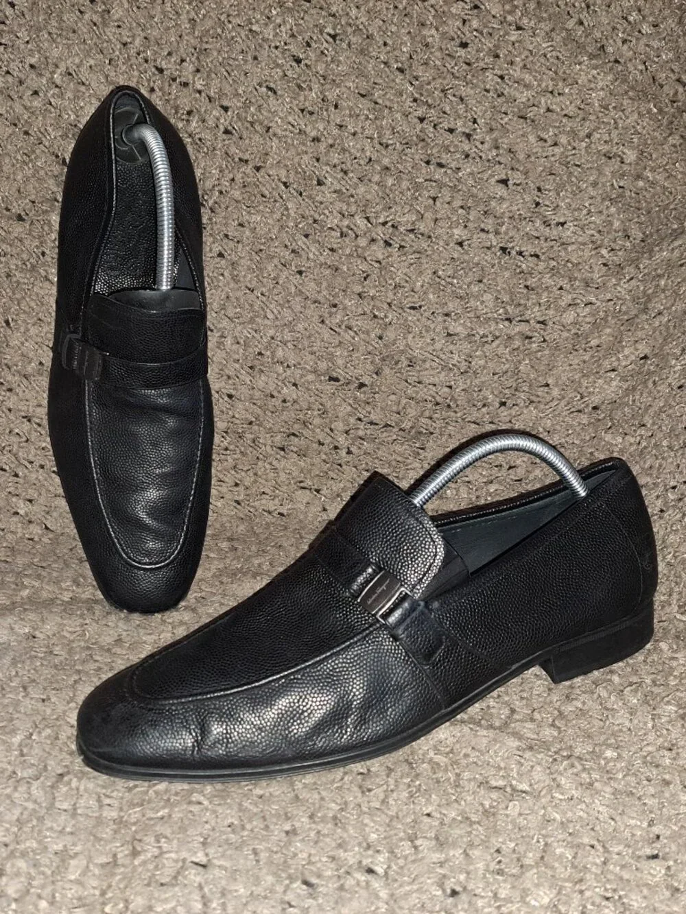 SALVATORE FERRAGAMO-Pinot-Black Pebbled Leather-Side Buckle Loafers-Sz 12-EX